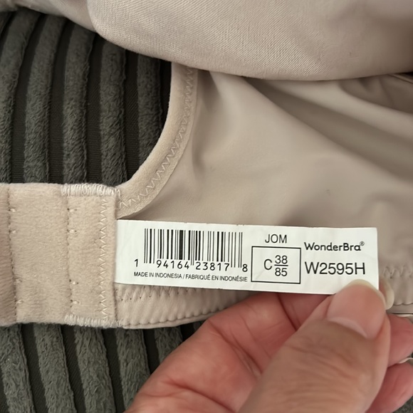 WONDERBRA wire free full coverage bra size 38C - Picture 7 of 8
